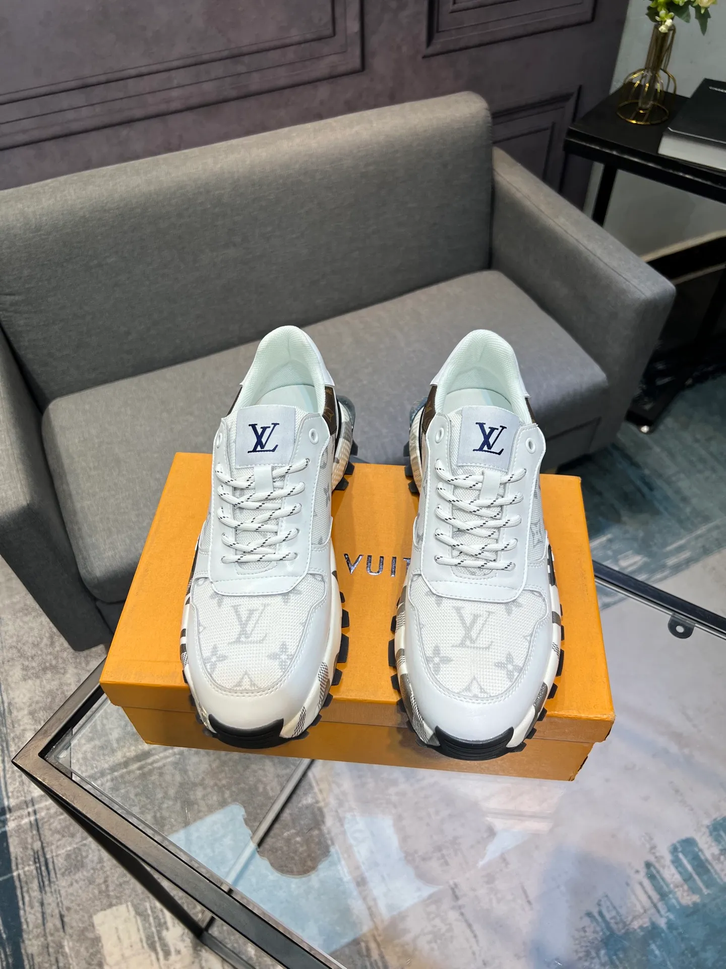 Men's shoes 💰440 [Lv] The latest casual men's shoes, high-quality workmanship, uppers made of cowhide, genuine leather insoles, fashionable rubber outsole, casual and fashionable, high-end quality, code number: 38-44. 45 can be customized and cannot be returned!